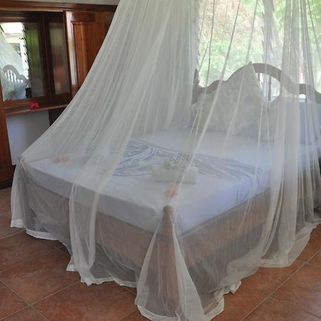 La Bel Zilwaz Guesthouse لا ديج الغرفة الصورة